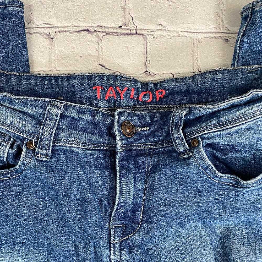 Delia*s Taylor Destructed Skinny Jeans - Picture 4 of 9